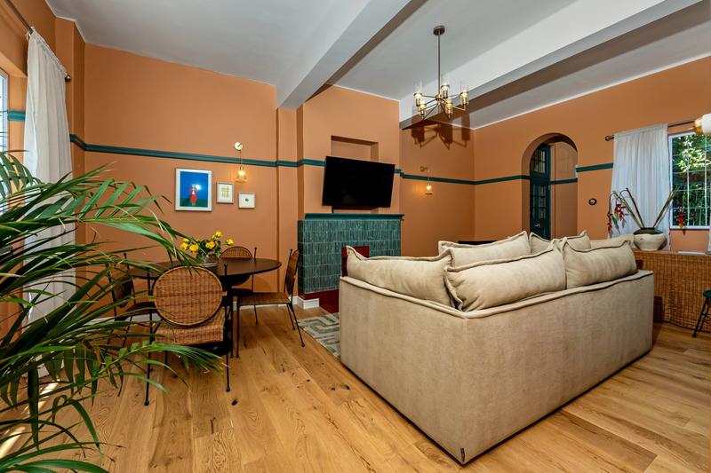 2 Bedroom Property for Sale in Sea Point Western Cape